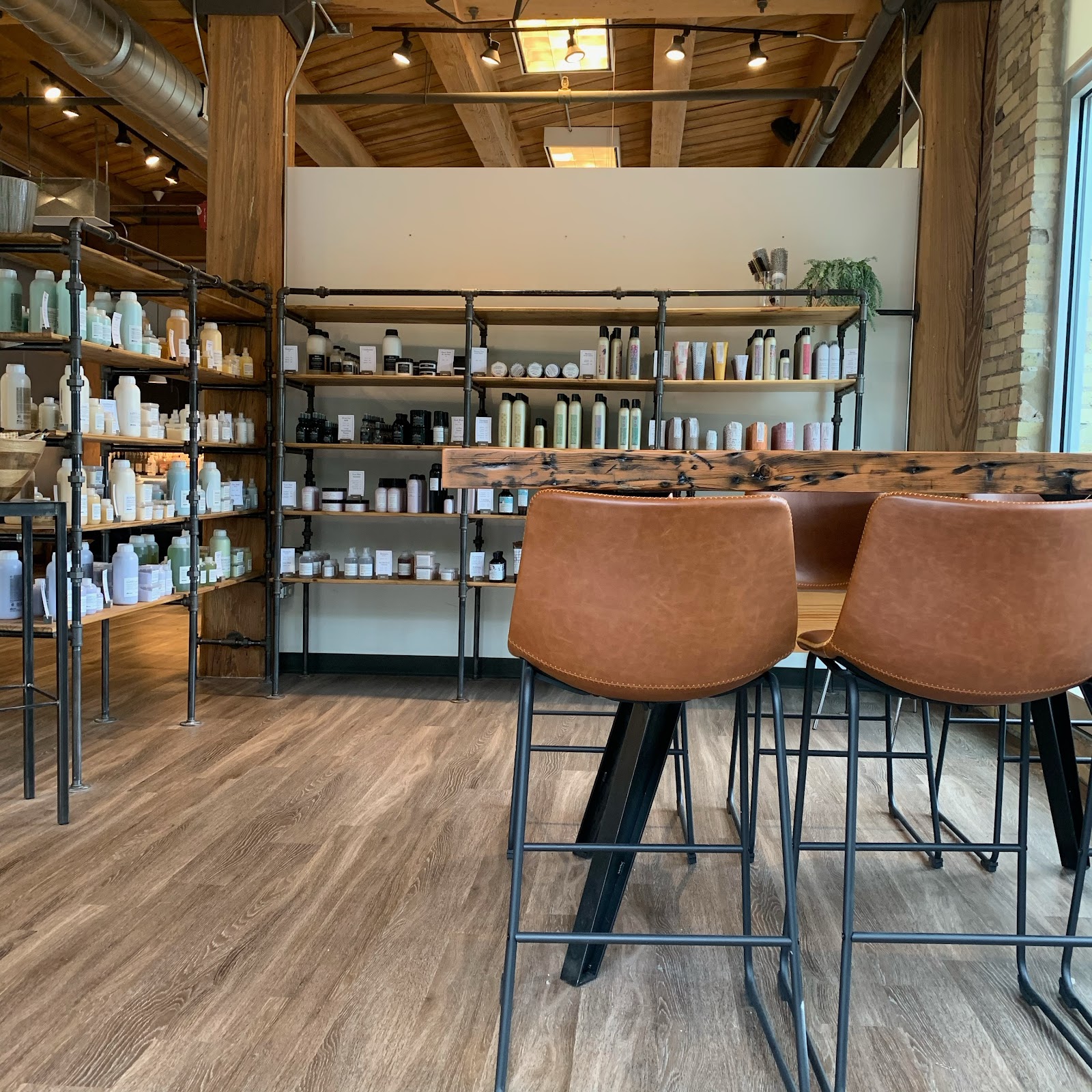 Tailored Salon — photo 2