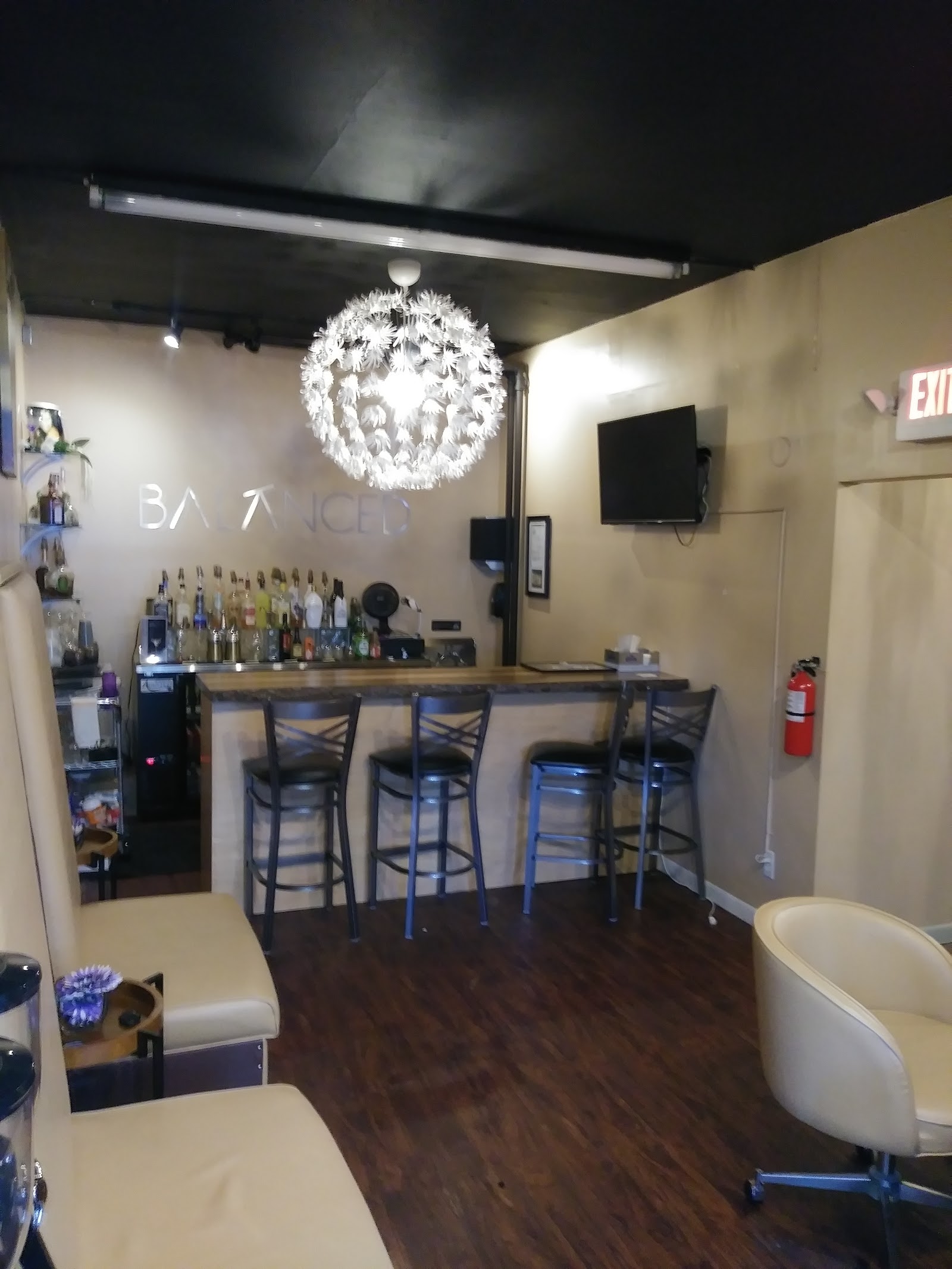 KRS Hair & Wax Studio — photo 2