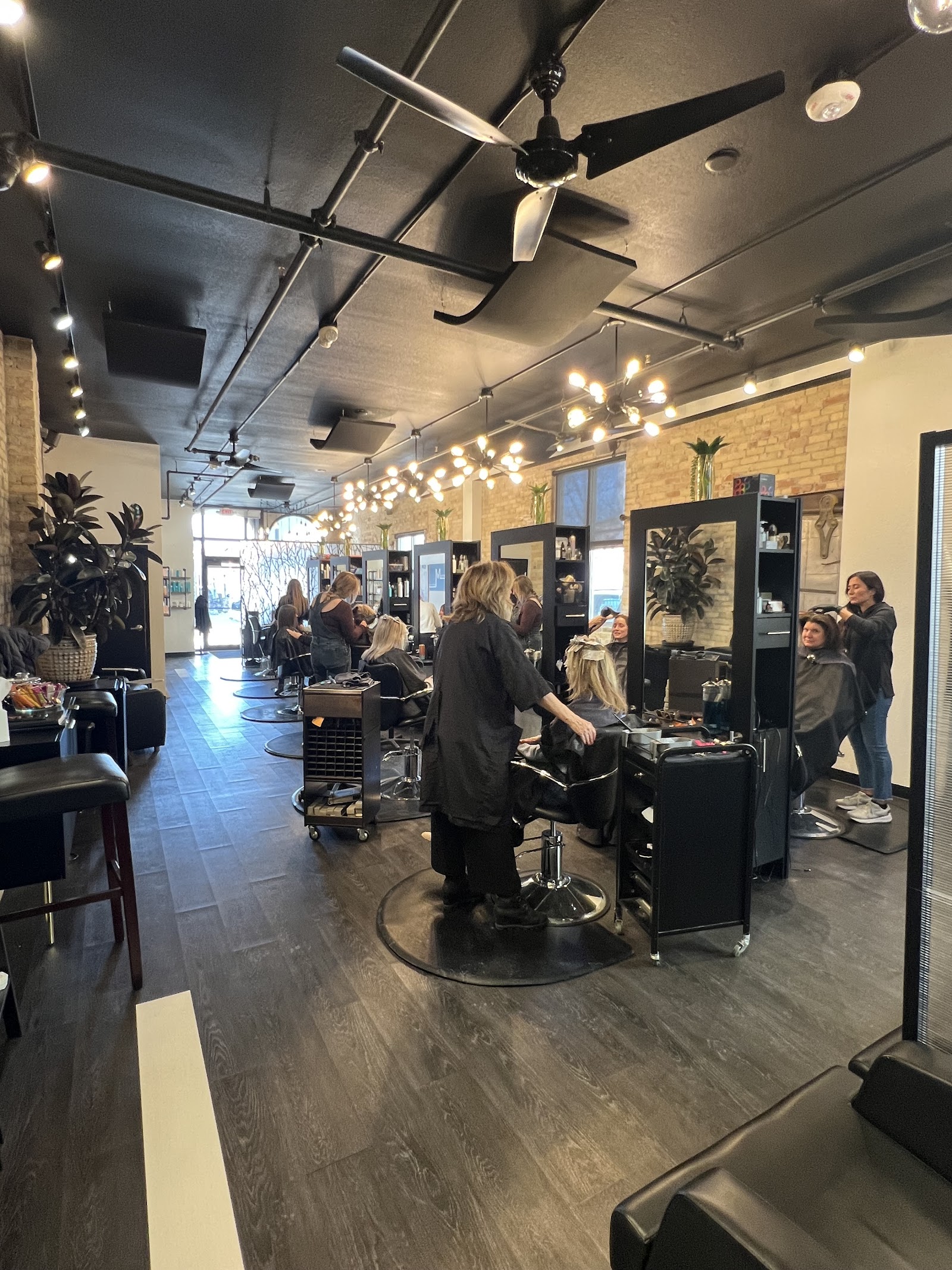 Avenue M Salon & Spa — photo 3