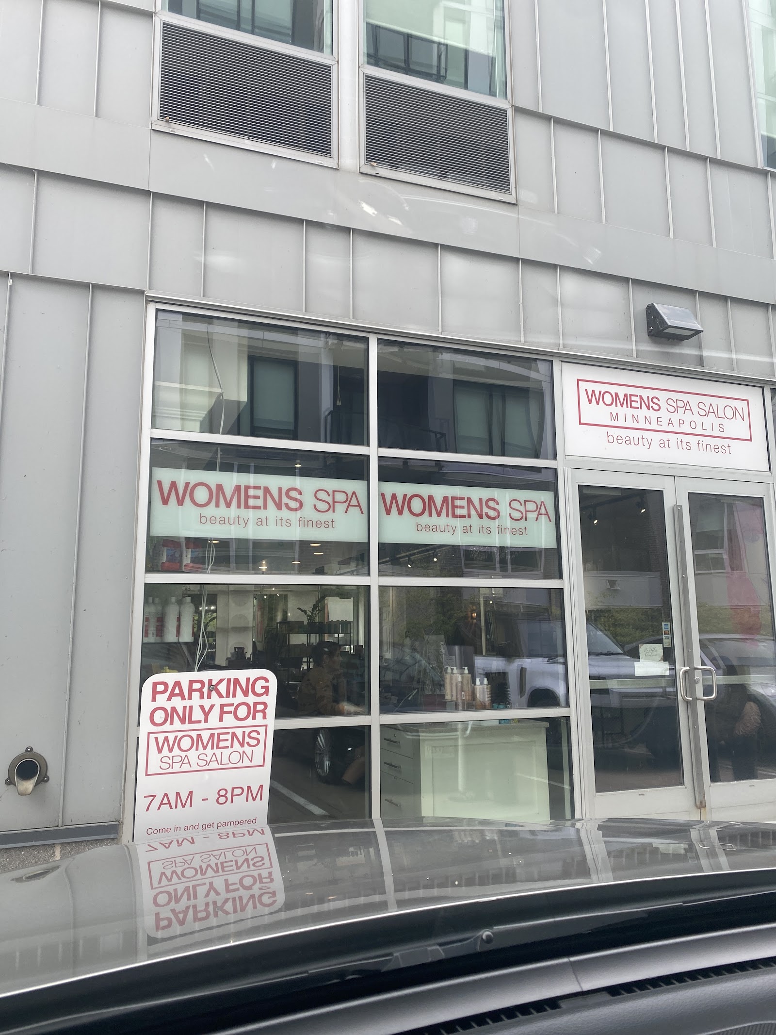 BRADLEY DOUGLAS SALON SPA — photo 2