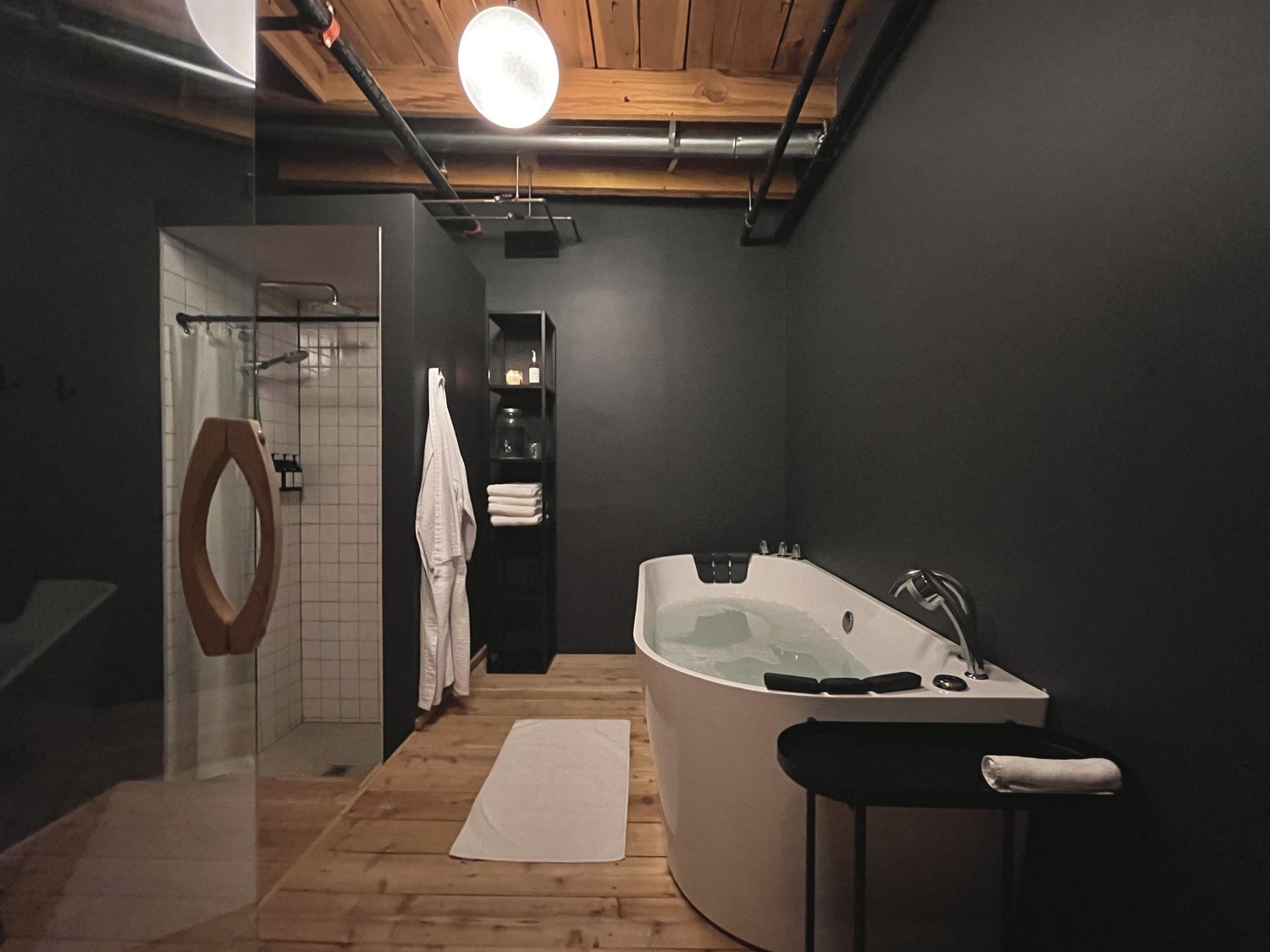 Holiday Salon & Bathhouse — photo 3