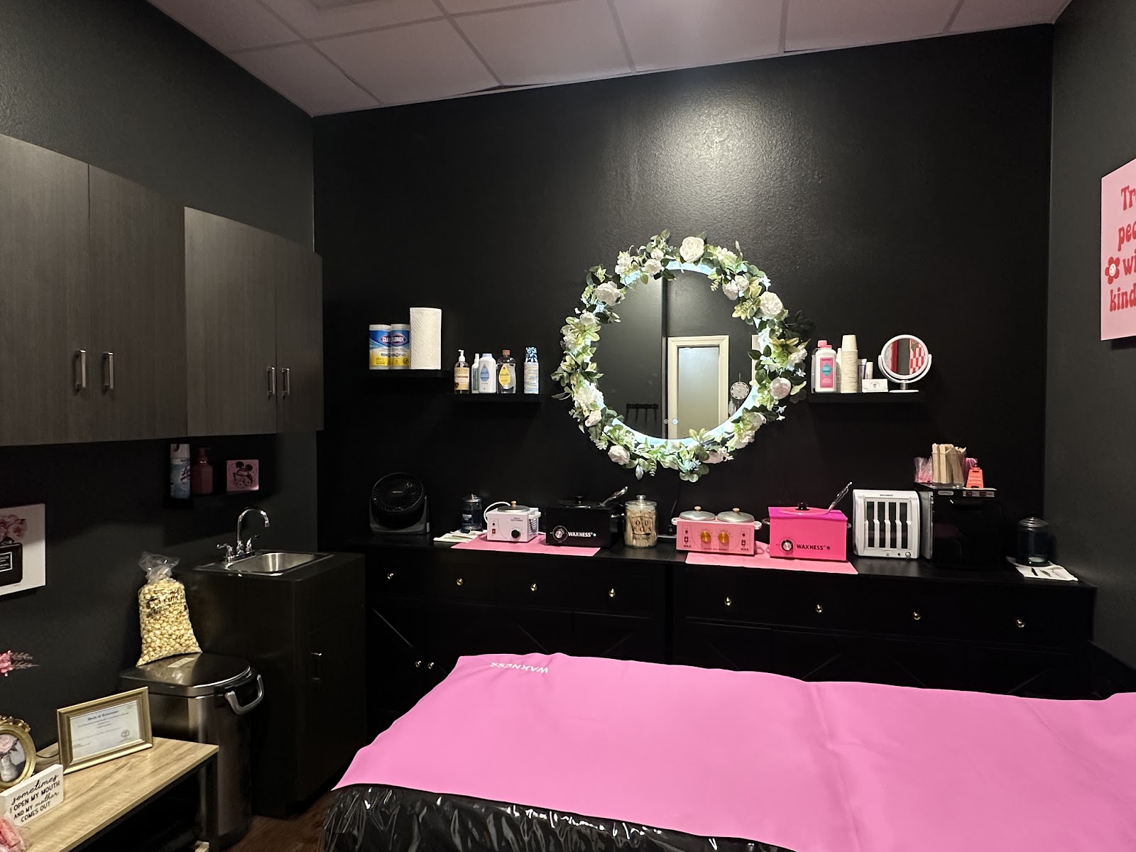 Sweet as honey Brazilian wax — photo 3