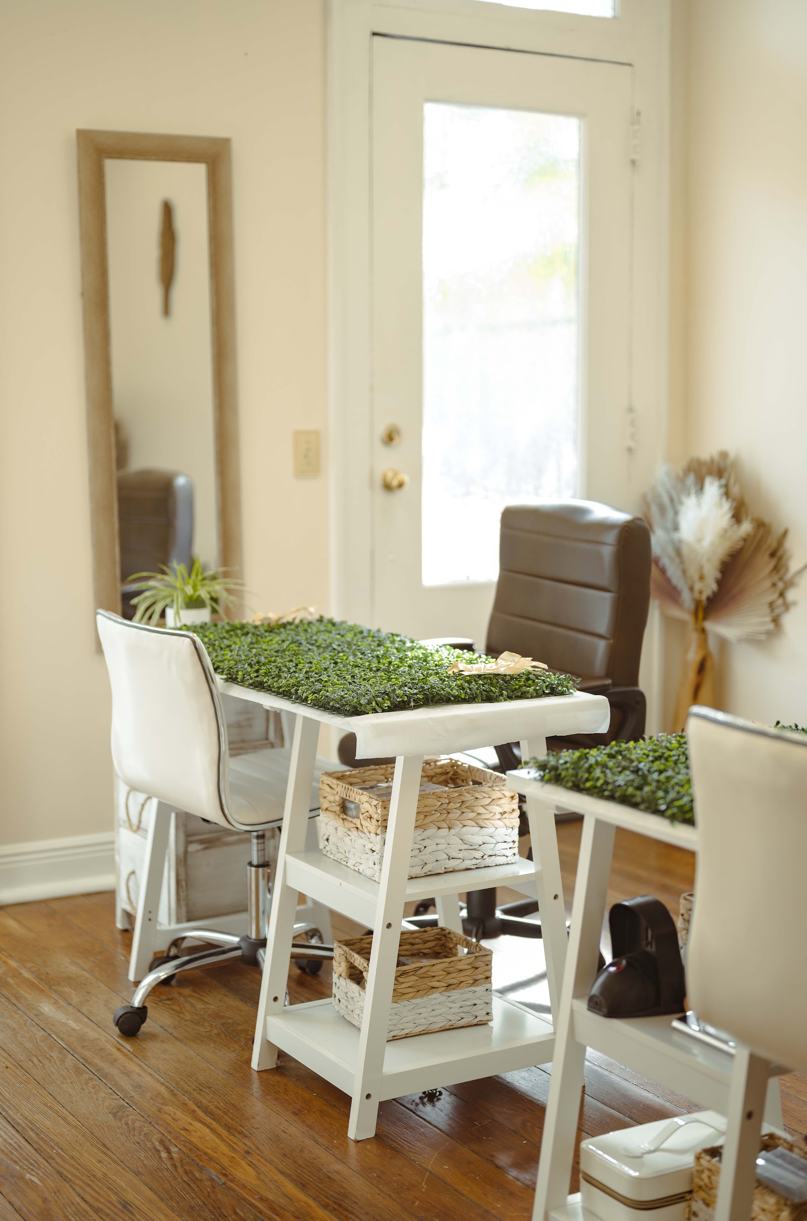 Botanical Nail and Skin Studio — photo 3