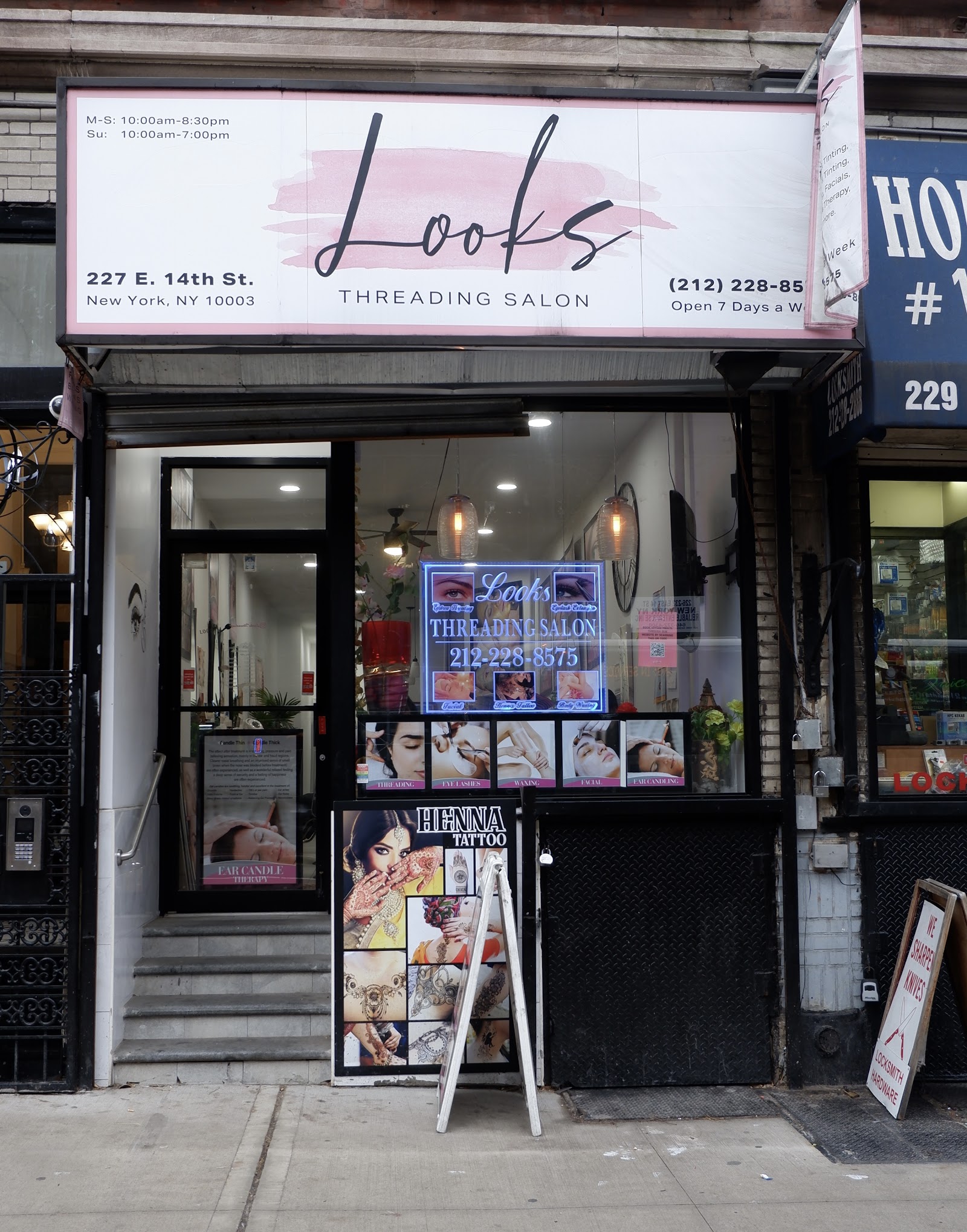 Looks Threading Beauty Salon — photo 2