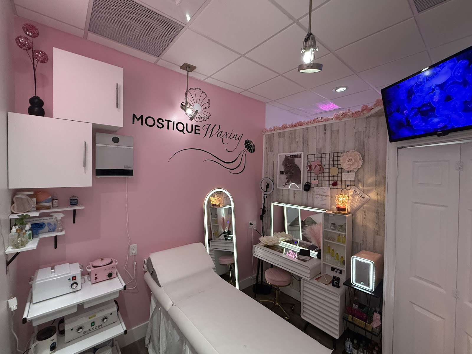 Mostique Waxing — photo 2