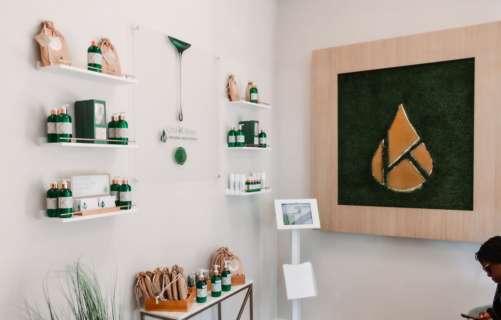 Uni K Wax Studio | Orlando | Dr Phillips — photo 2
