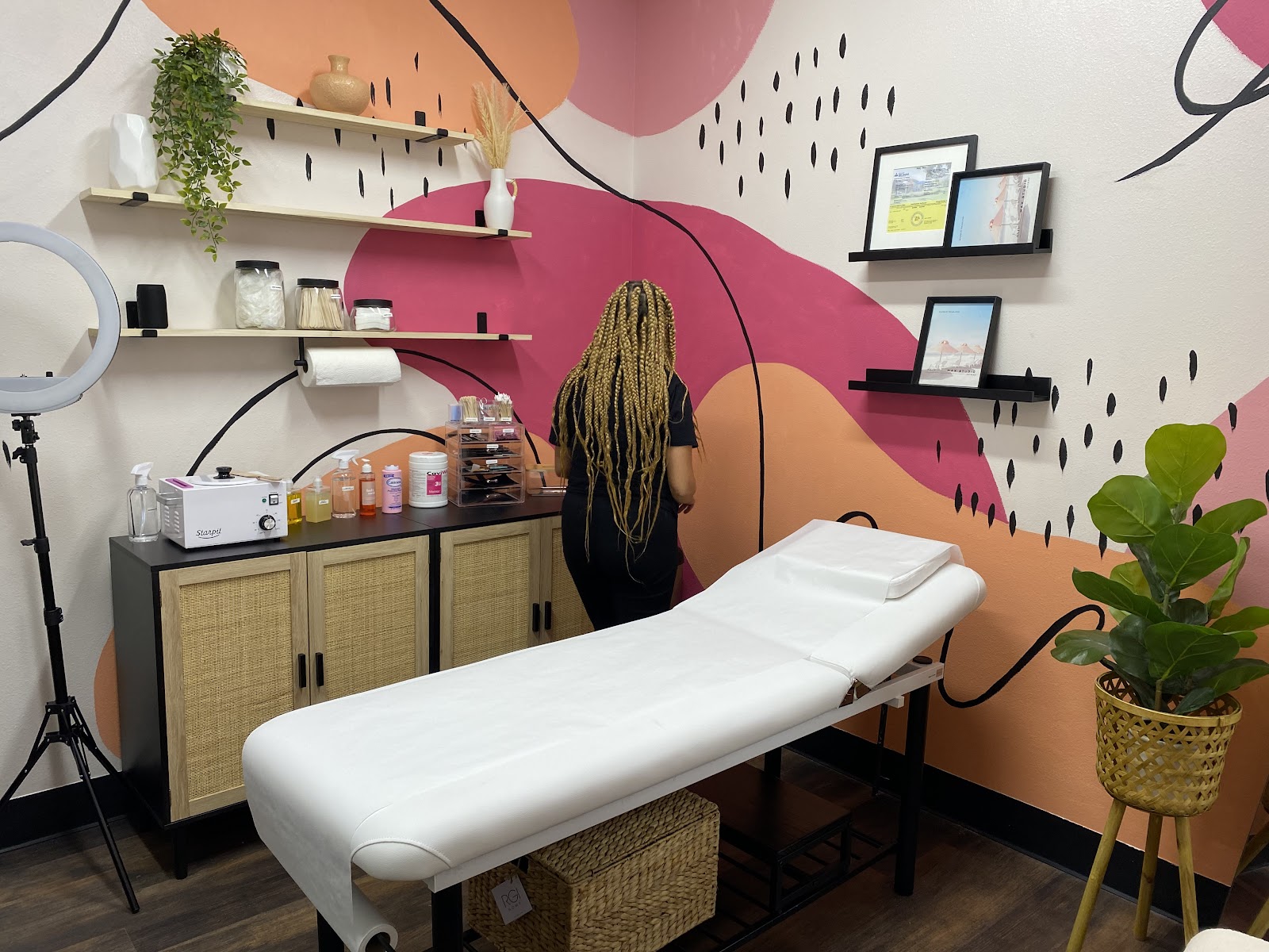 Bare Skn 101 Wax Studio — photo 2