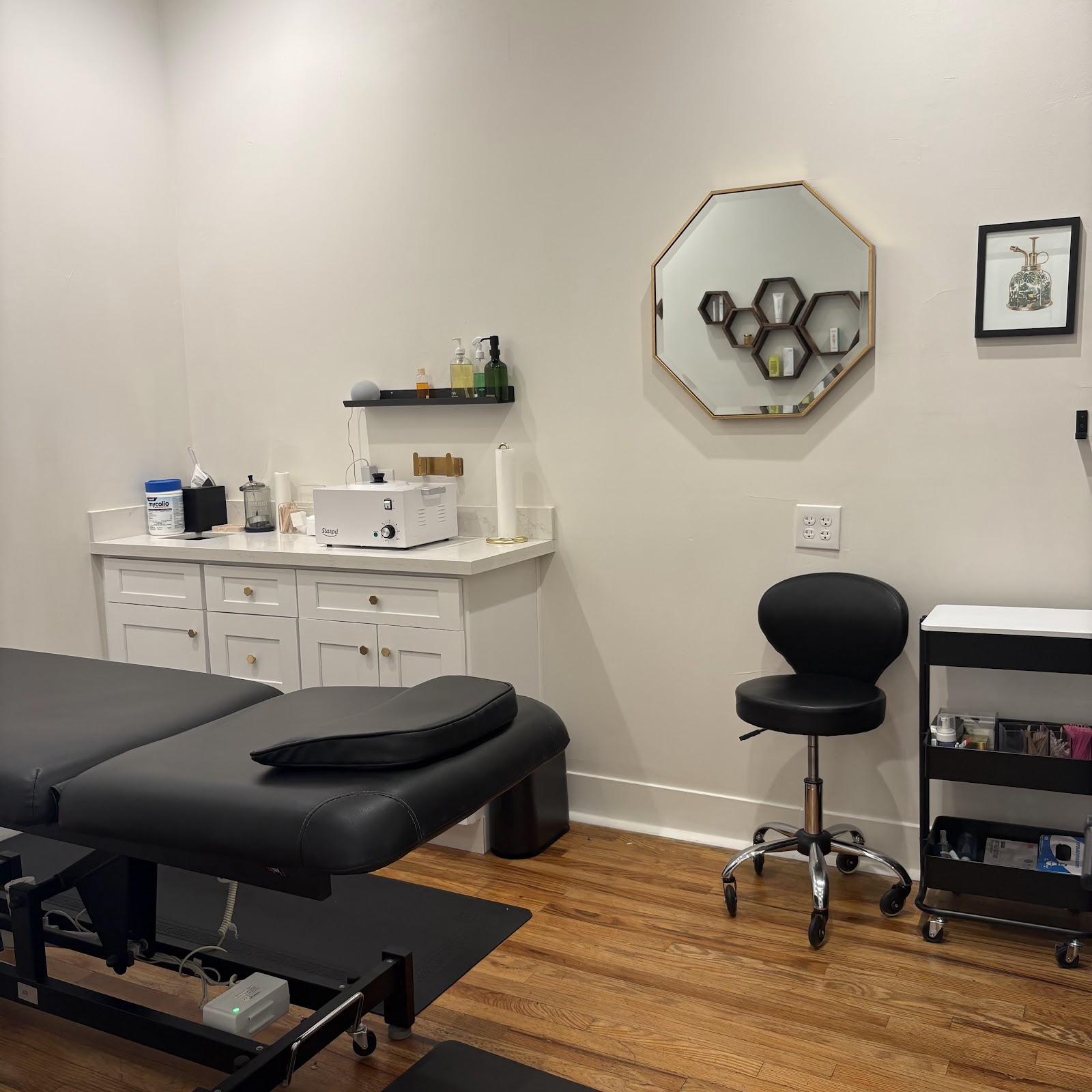 Honeypot Wax Spot — photo 2