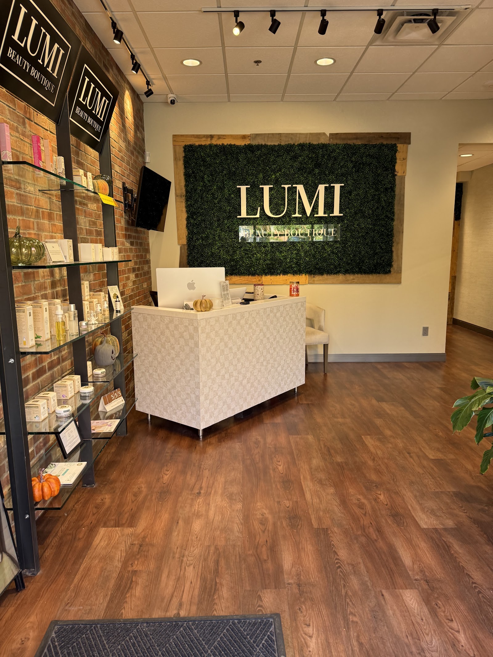Lumi Beauty Boutique — photo 3