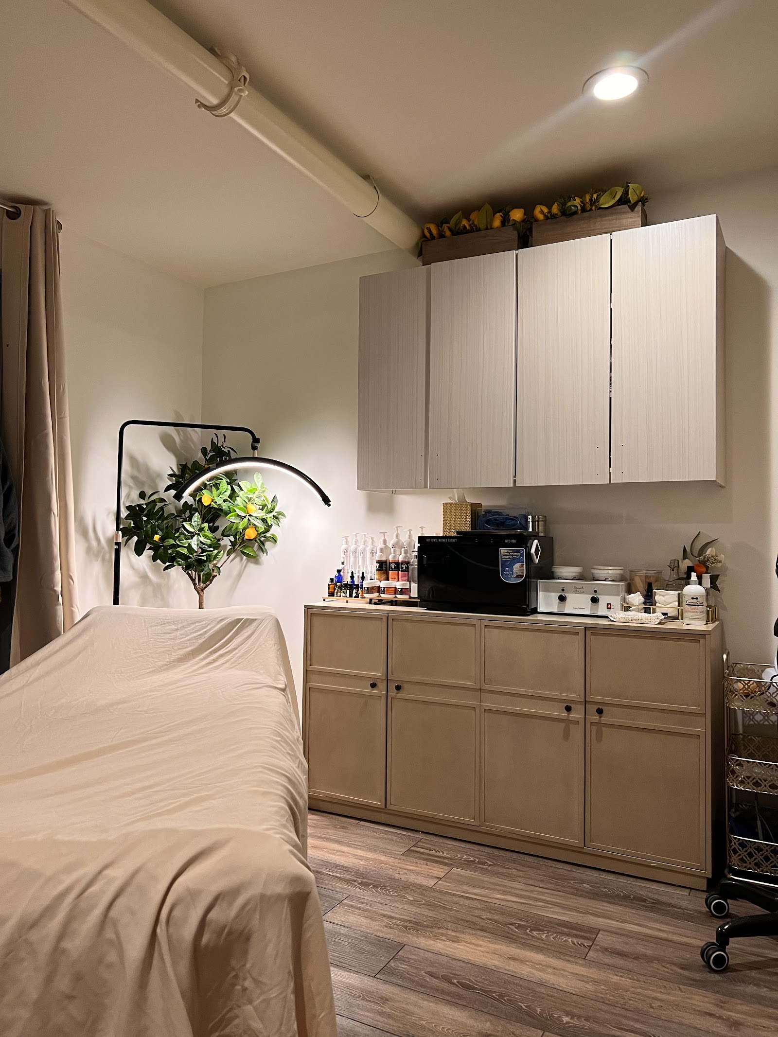 Luxurious Honey Sugaring Studio — photo 2