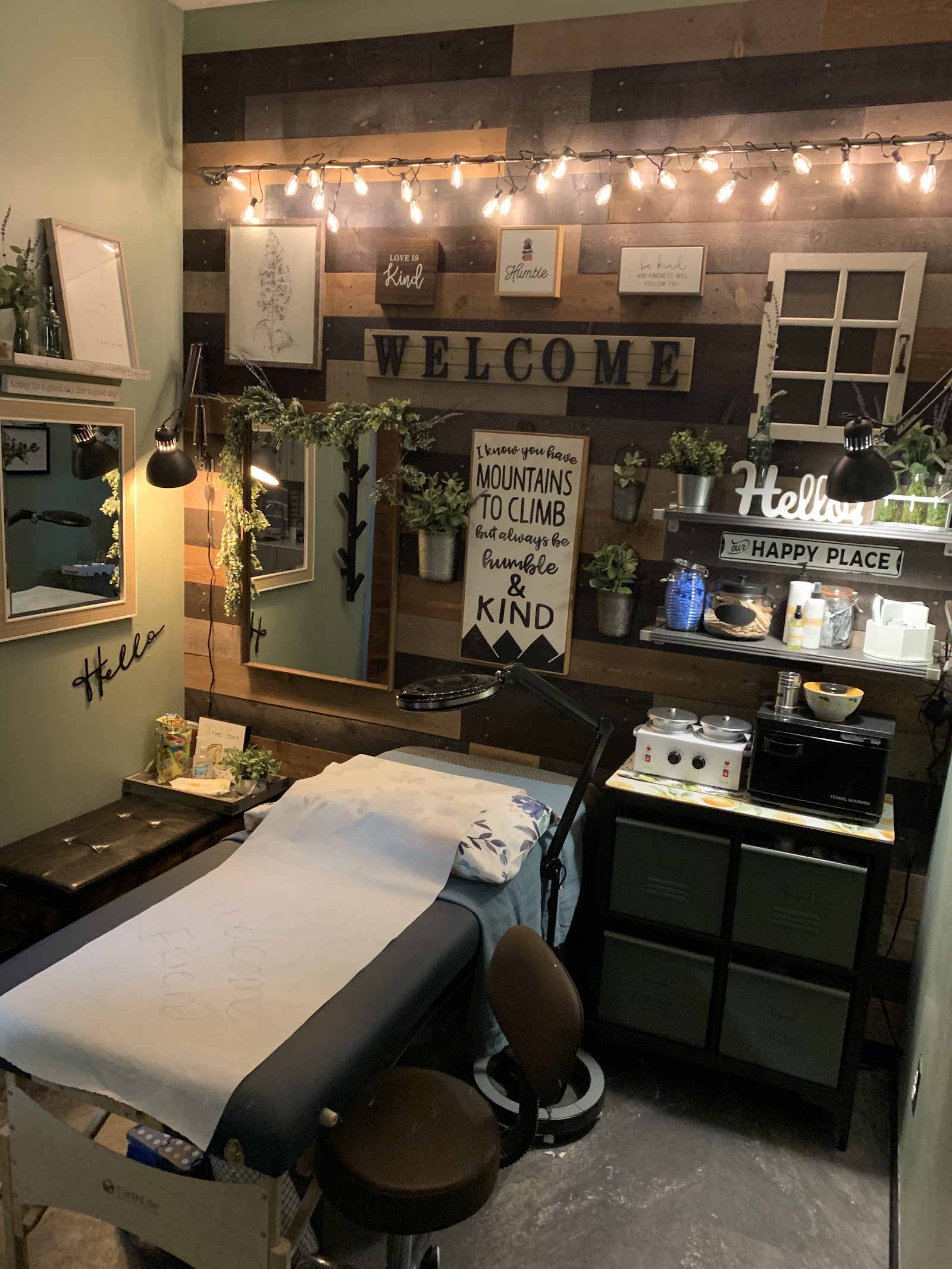 Humble Bee Sugaring Studio (South Meadows) — waxing salon in Reno
