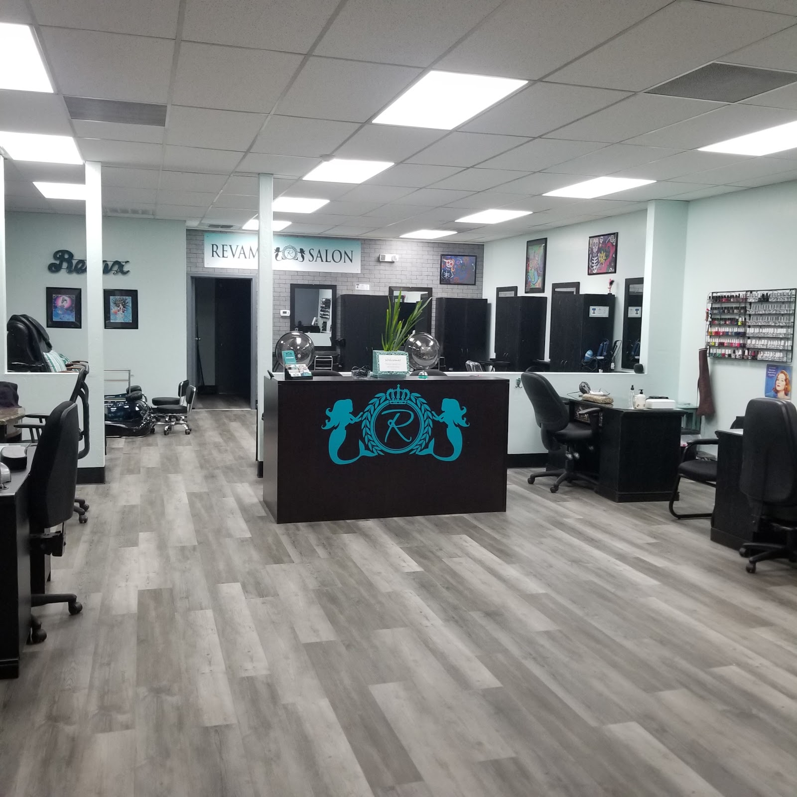 Revamp Salon — photo 2