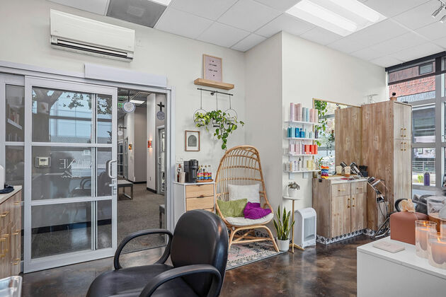 Sola Salons — photo 2