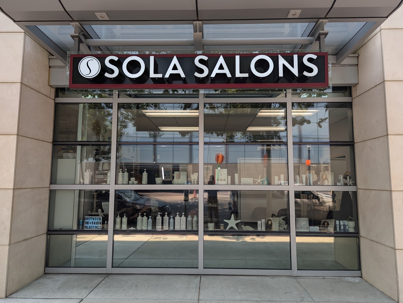 Sola Salons — photo 3