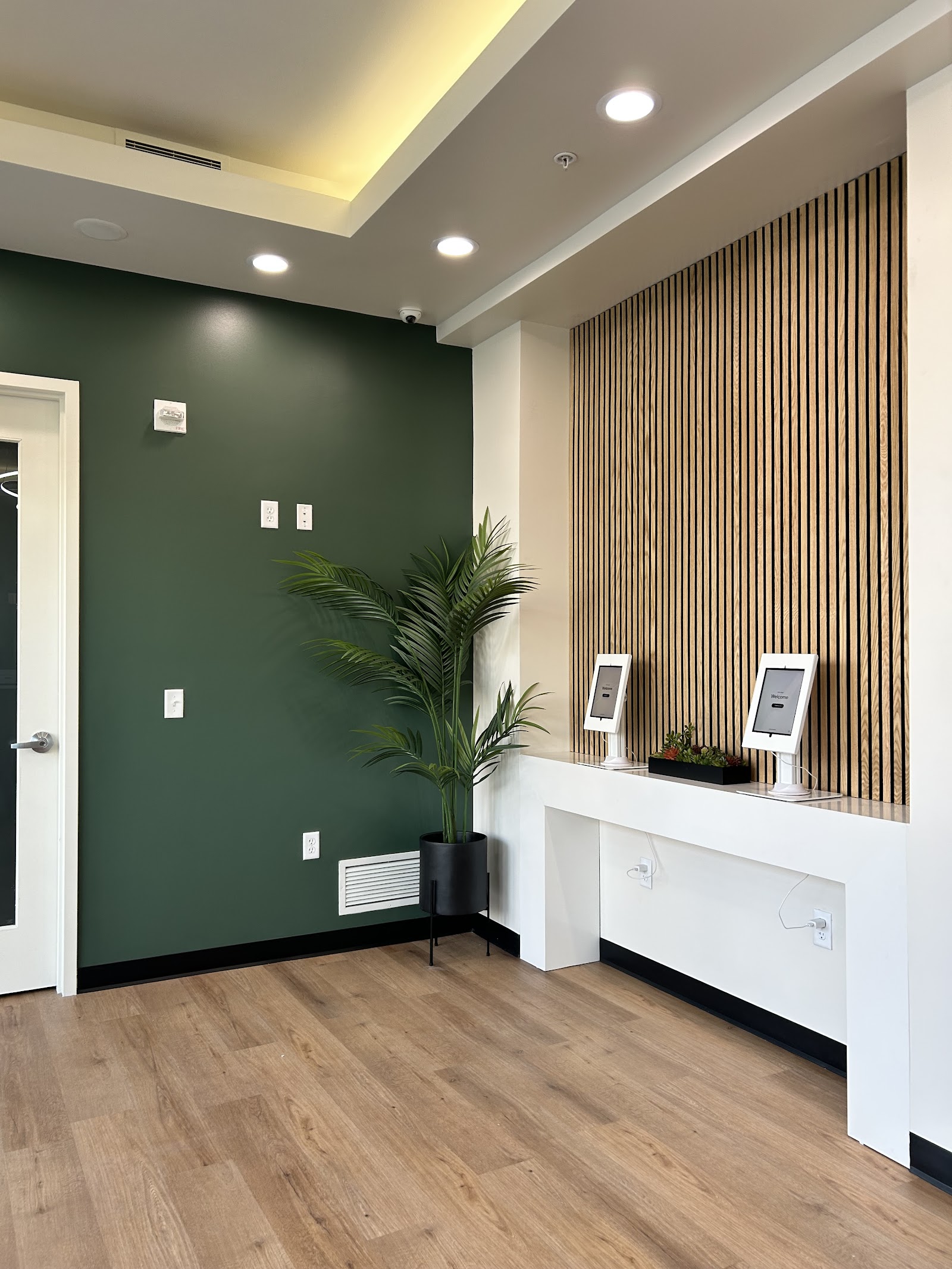 Hello Sugar | Sugar House - Brazilian Wax and Sugar Salon — photo 3