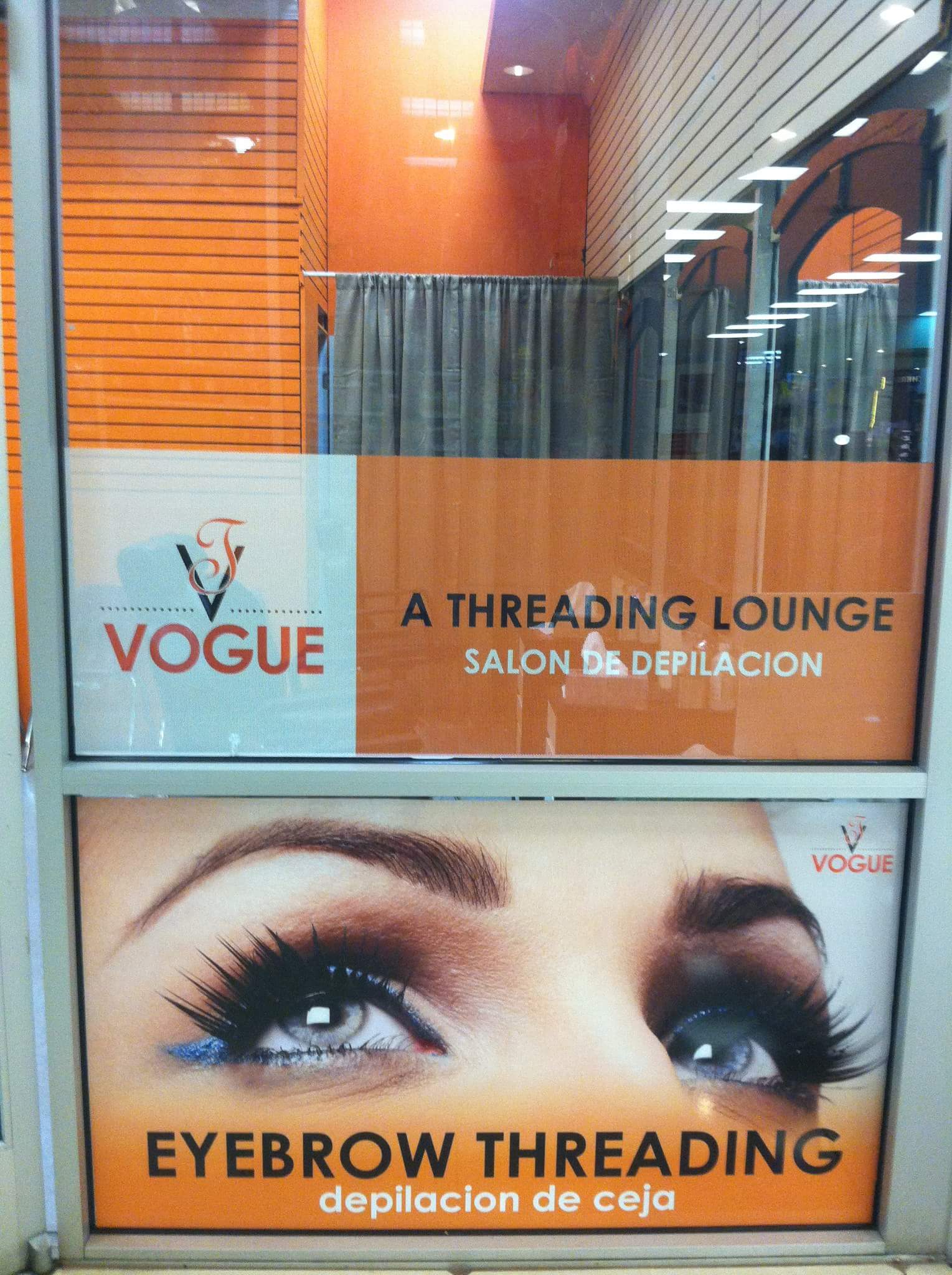 Vogue Threading Lounge — photo 3