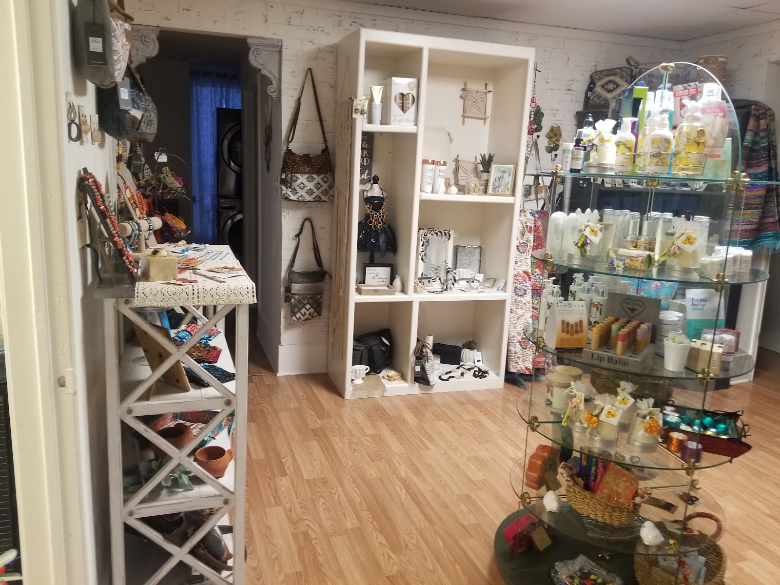 IsAnZe Day Spa & Hair Co — photo 2