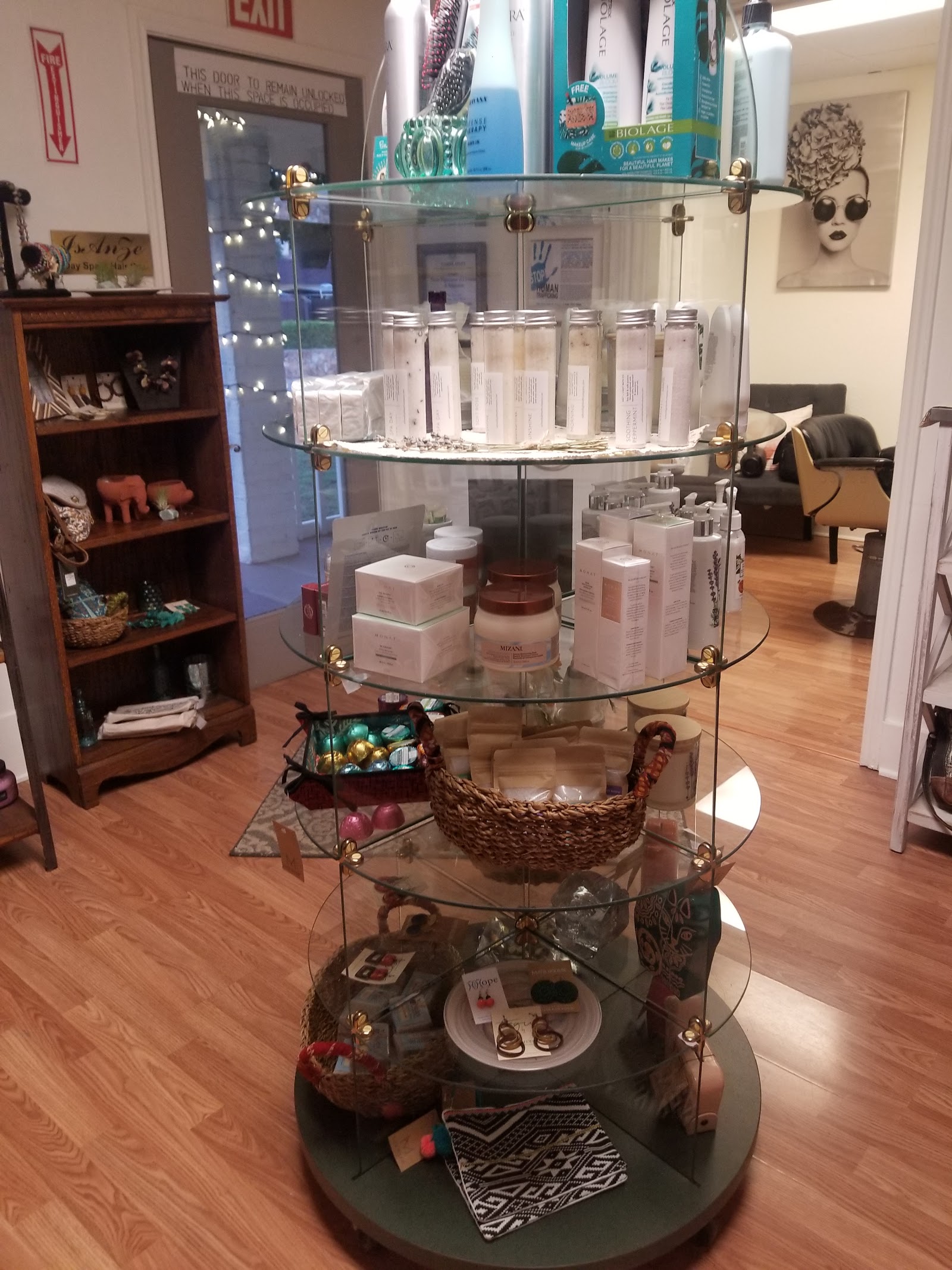 IsAnZe Day Spa & Hair Co — photo 3