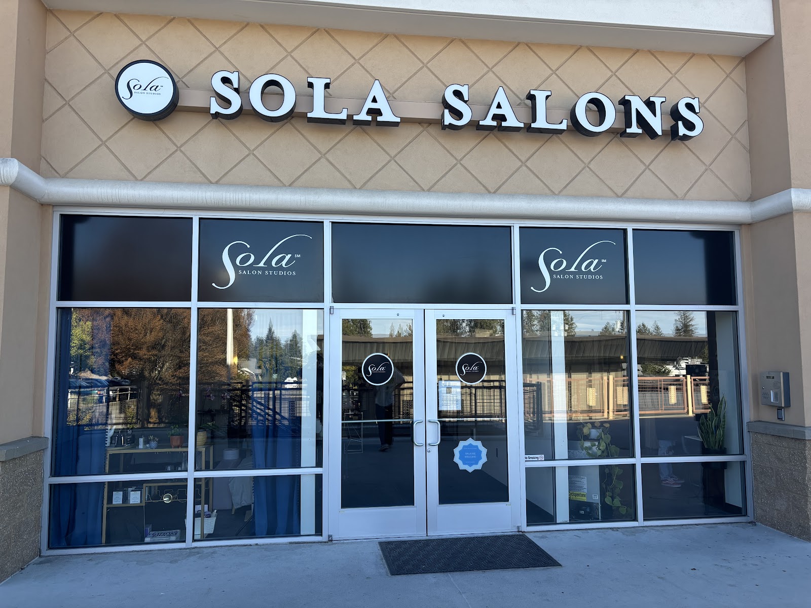 Sola Salons — photo 3