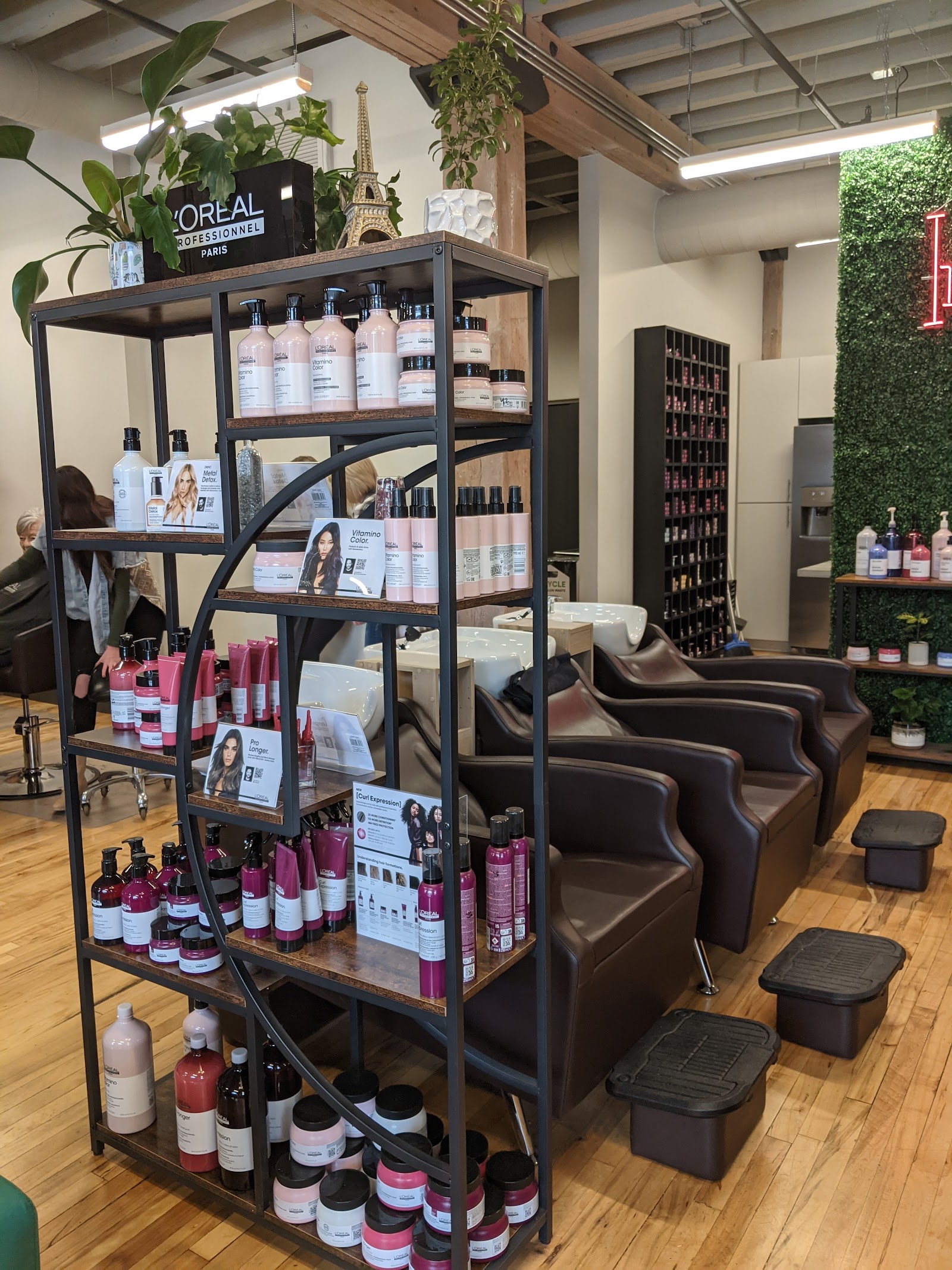 Incognito - Aveda Concept Salon & Spa — photo 2