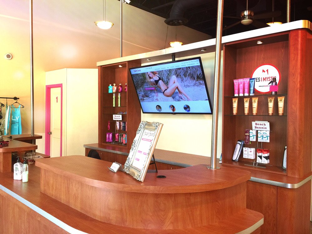 Beach Bunnie Tanning & Wax Bar — photo 2