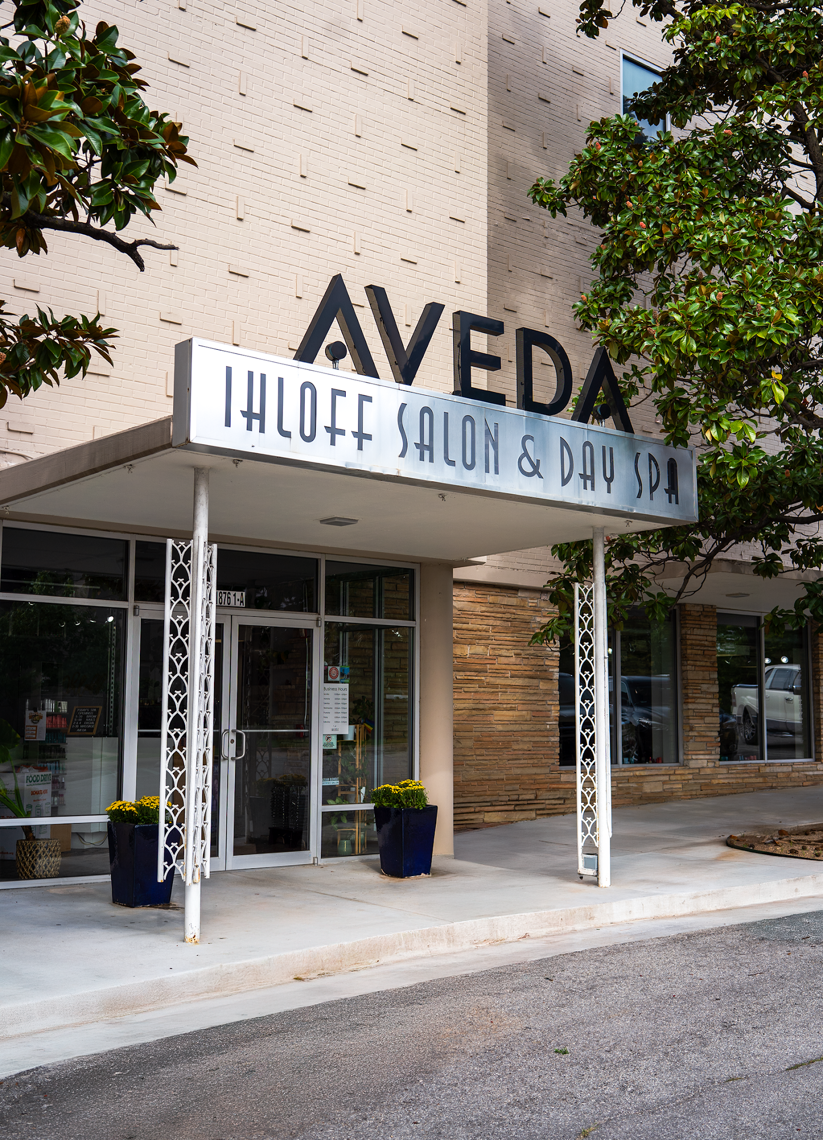 Ihloff Salon & Day Spa — photo 2