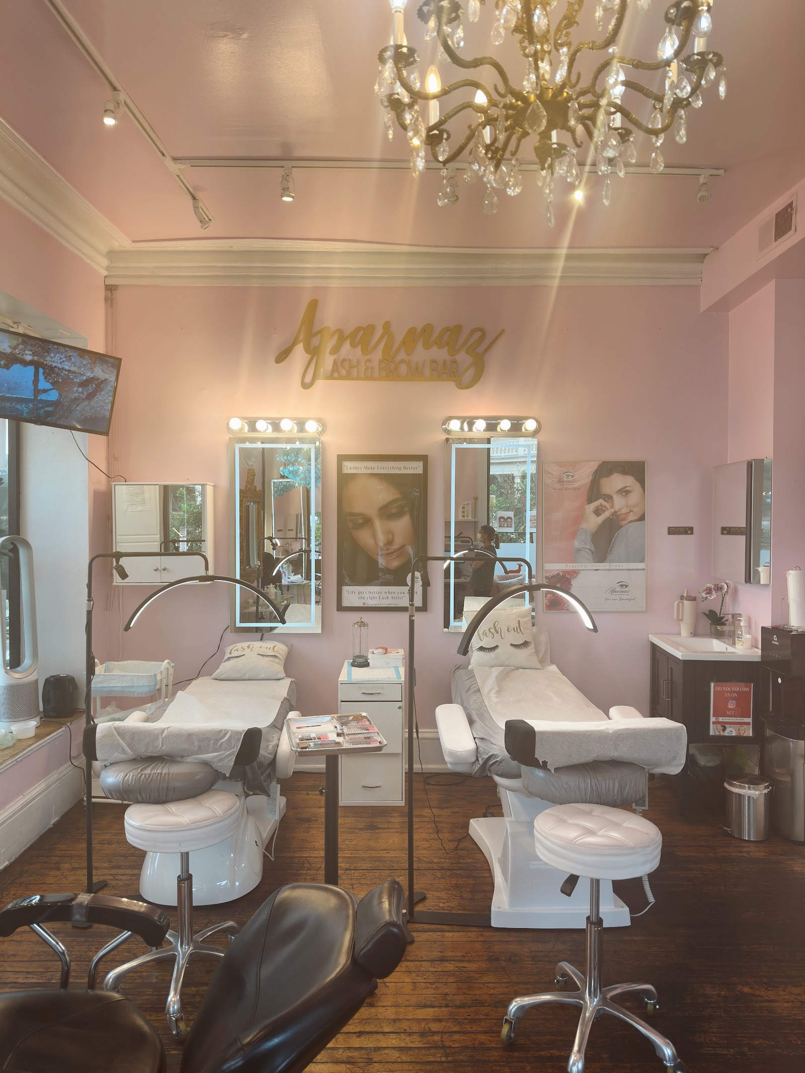 Aparnaz Lash & Brow Boutique — photo 3