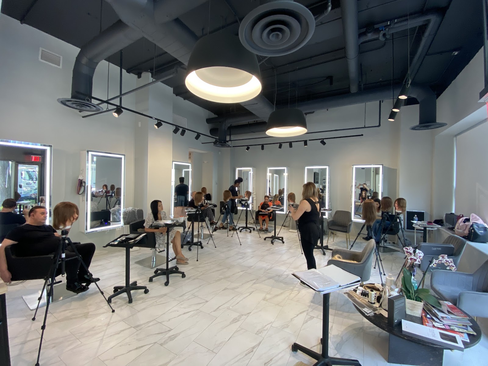 Last Tangle In Washington Salon — photo 2