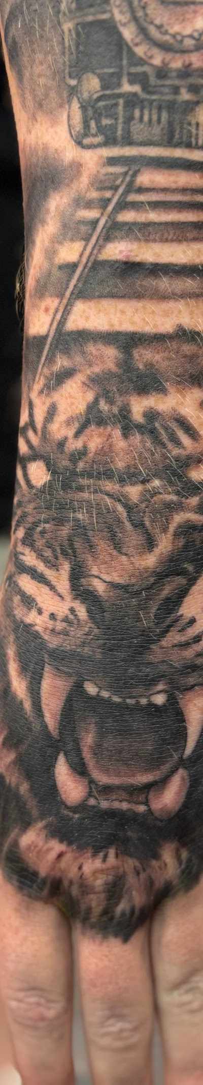 Red Light Tattoo Studio in San Marcos, TX
