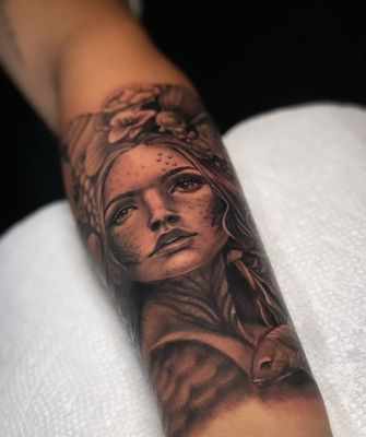 RED HAND TATTOOS in Hialeah, FL