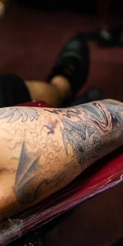 Wolf's Fine Line Tattoos in Joliet, IL
