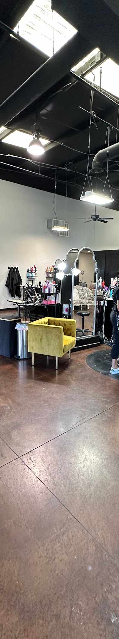 Phoenix Salon in Birmingham, AL
