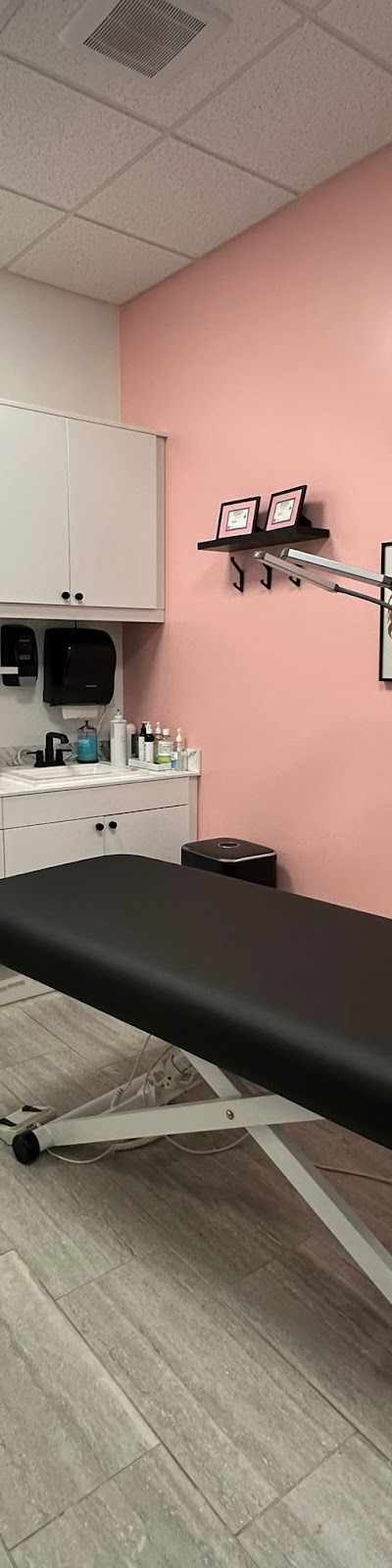 Hello Sugar | Hyde Park - Brazilian Wax & Sugar Salon in Chicago, IL