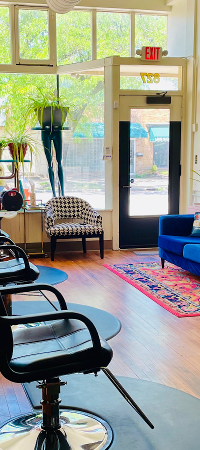 Pretty Things Salon in Cleveland, OH