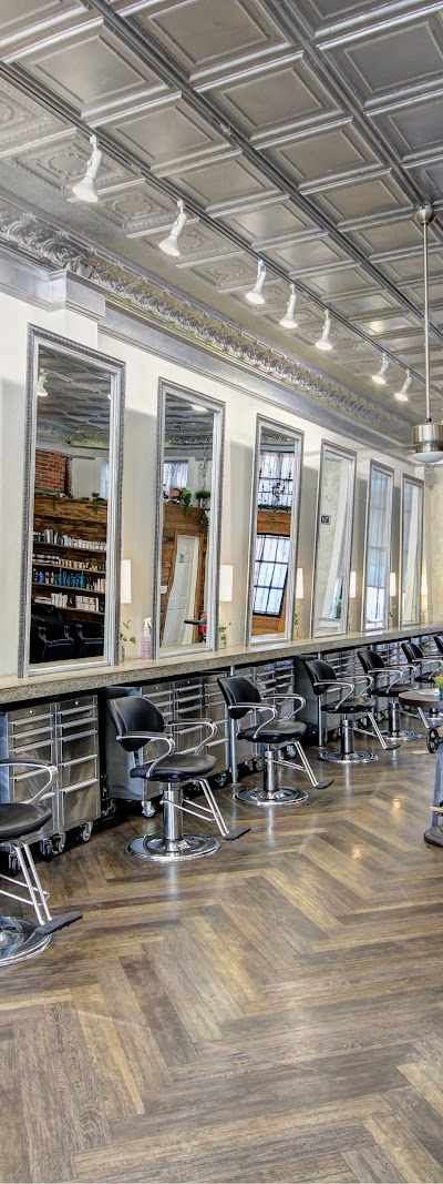 Phia Salon in Columbus, OH