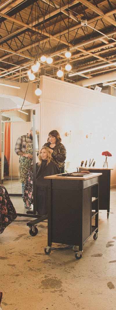 Elevencherry Salon in Des Moines, IA