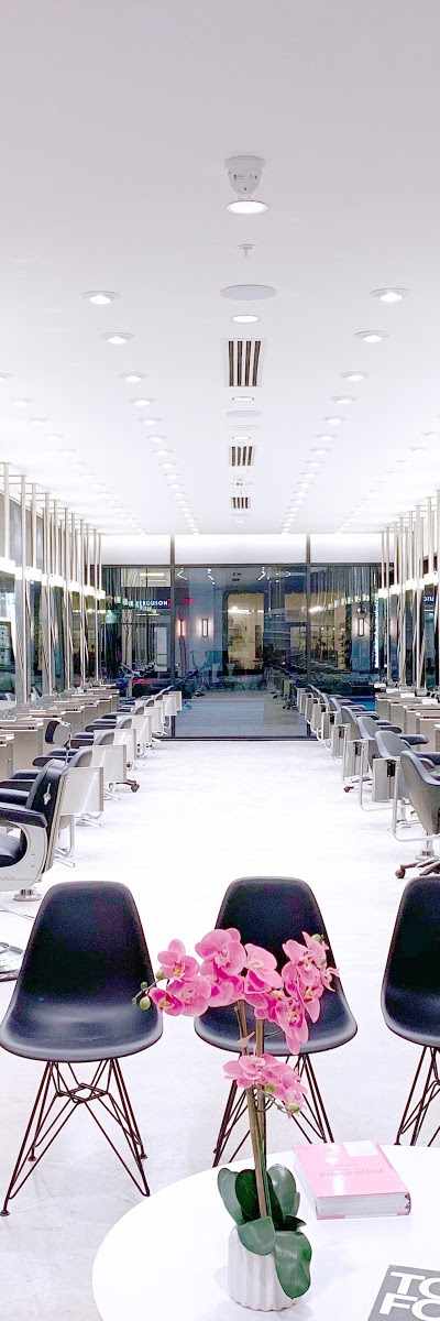 6 Salon in Detroit, MI