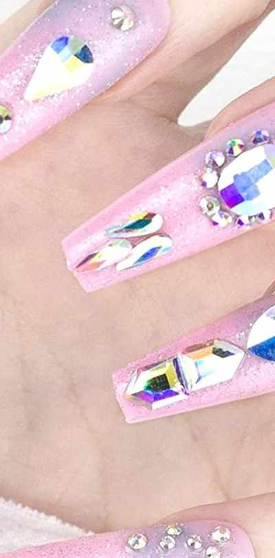 Savvy Nails and Spa & eyelashr + eyebrow in Detroit, MI