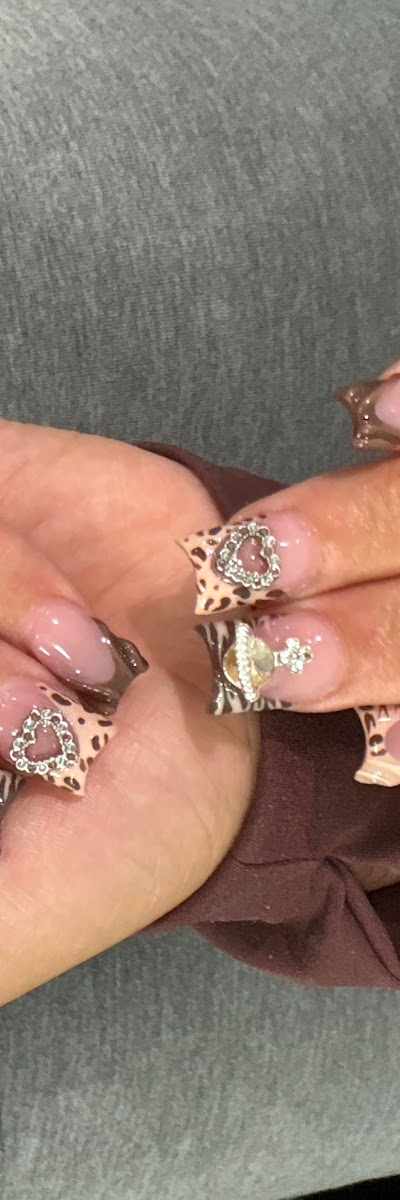 Moon Nails And Spa in Hartford, CT