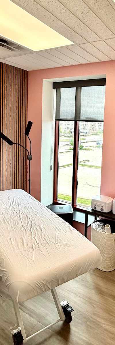Hello Sugar | Wauwatosa Central - Brazilian Wax & Sugar Salon in Milwaukee, WI