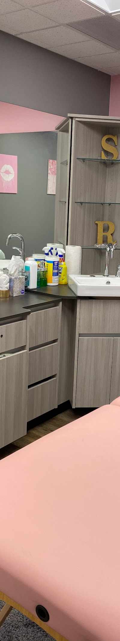 Silked &RiFreshed Wax Co. in St. Louis, MO